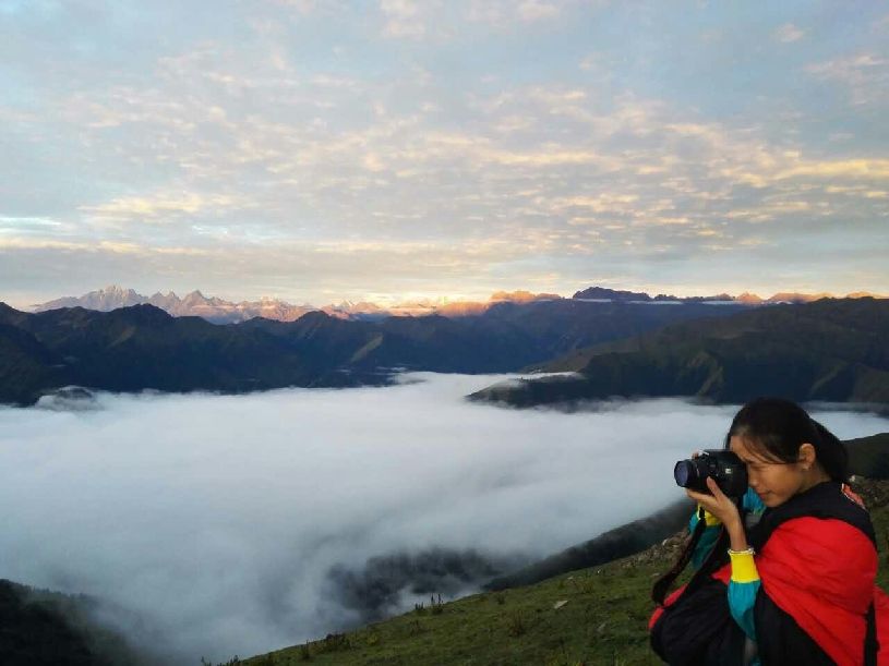 中国】达瓦更扎看云海冰球突破技巧【大美(图4) 中国】达瓦更扎看云海冰球突破技巧【大美(图4)